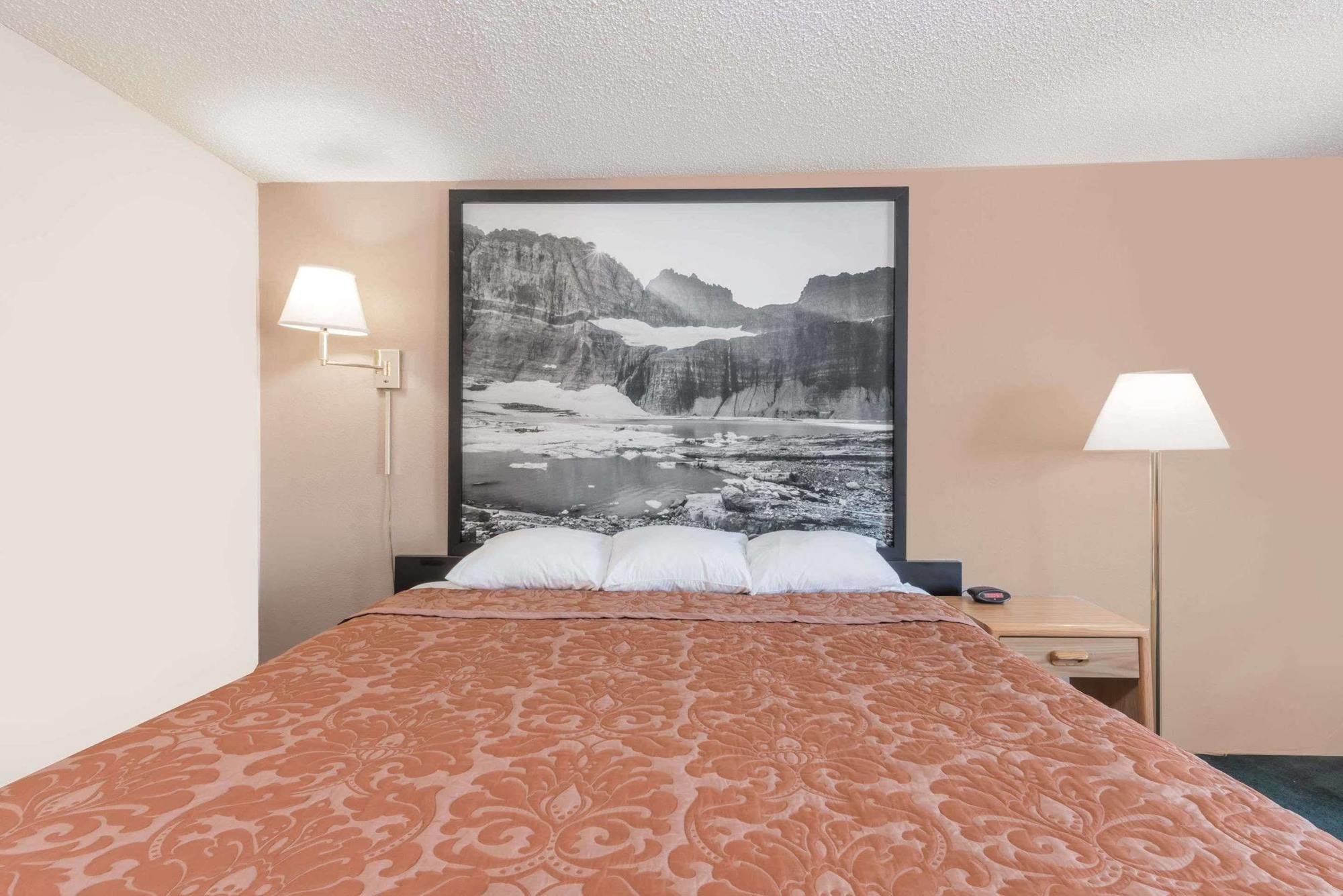 Super 8 By Wyndham Glendive Hotel Exterior photo